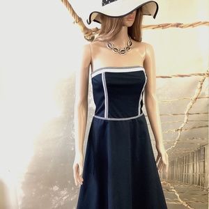 Laundry by Shelli Segal strapless dress